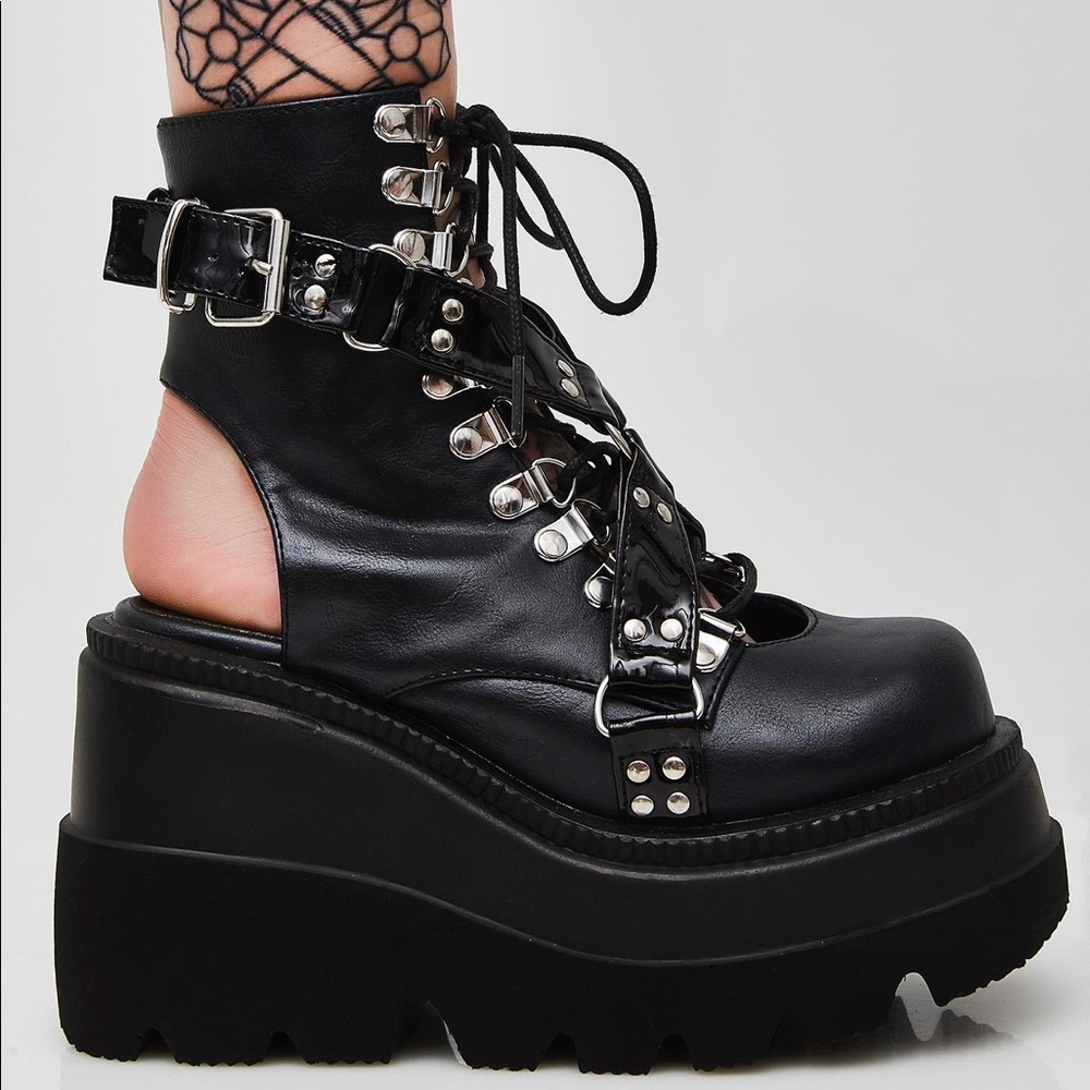 Demonia Cut Out Shaker Boot (BRAND NEW)